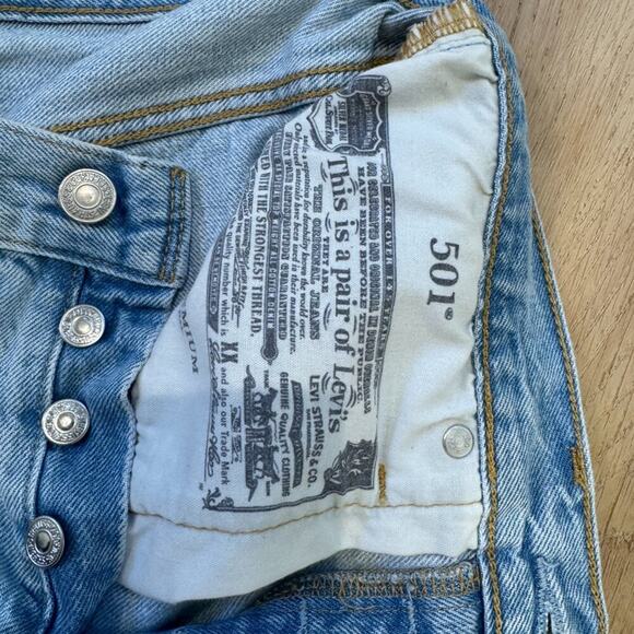 Levi’s 501 Cutoff Denim Shorts Light Wash Size 28 - Picture 9 of 9